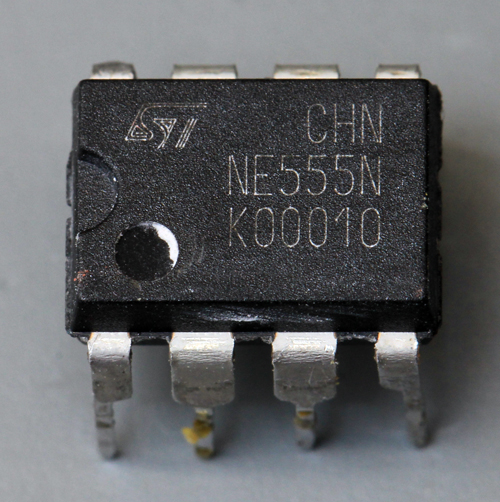 ST Microelectronics NE555N