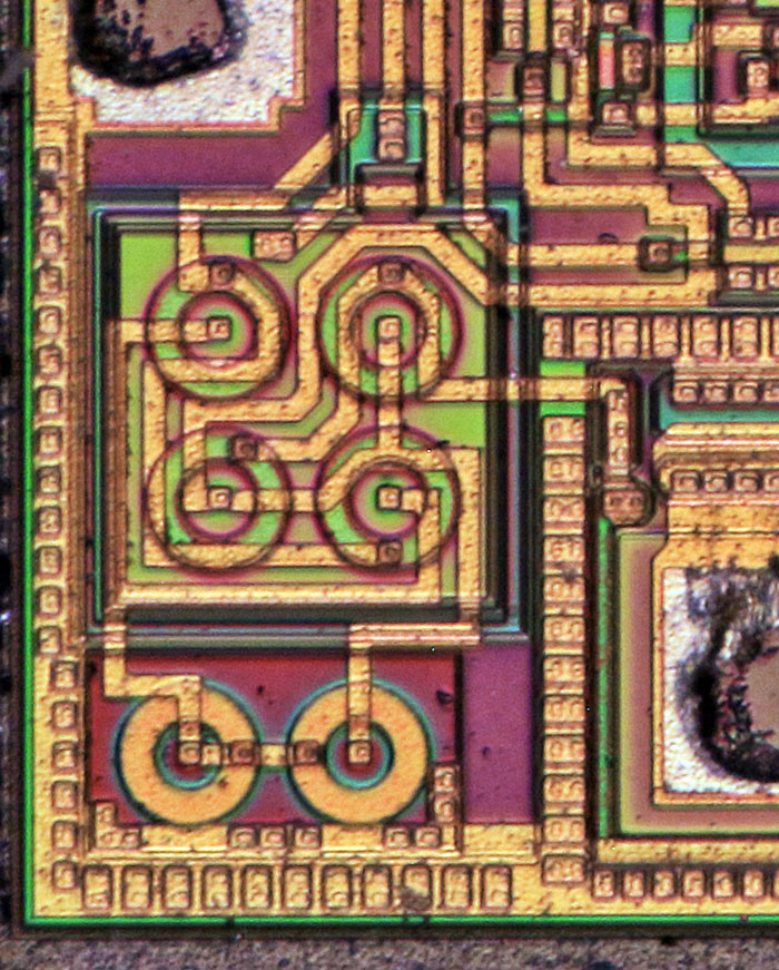 Texas Instruments TLC555 Die Detail