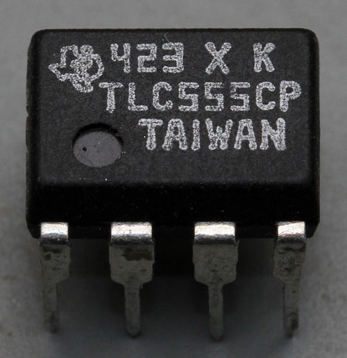 Texas Instruments TLC555