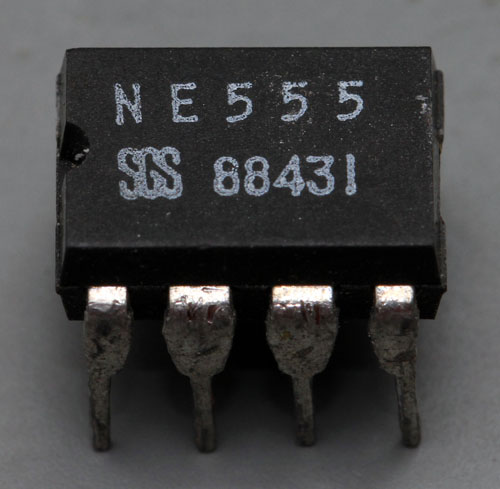SGS Microelettronica NE555
