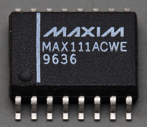 MAX111