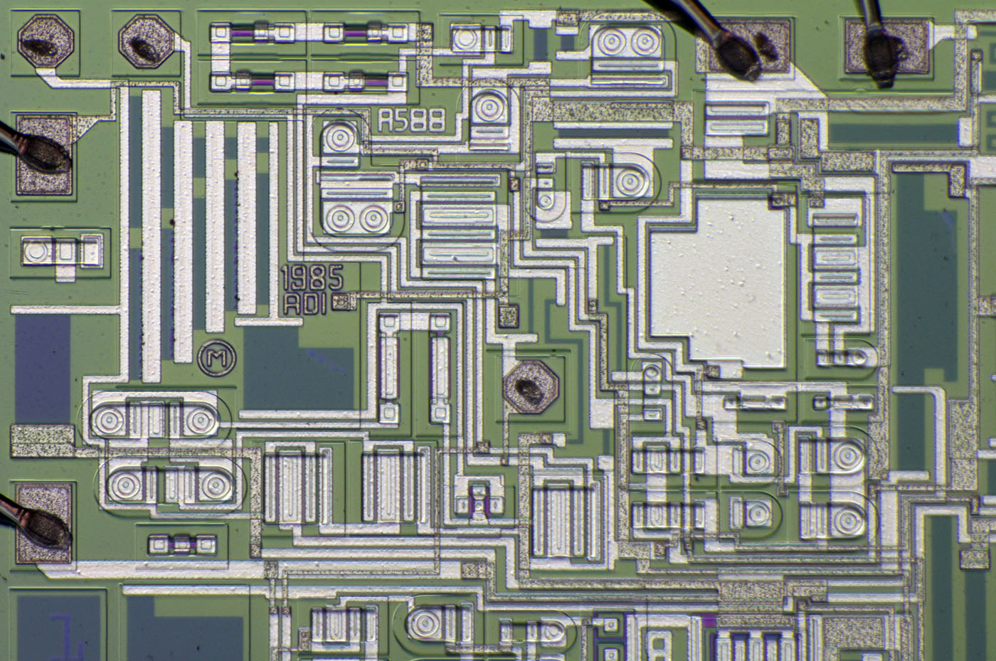 AD588 Die A-Revision Referenz und A1