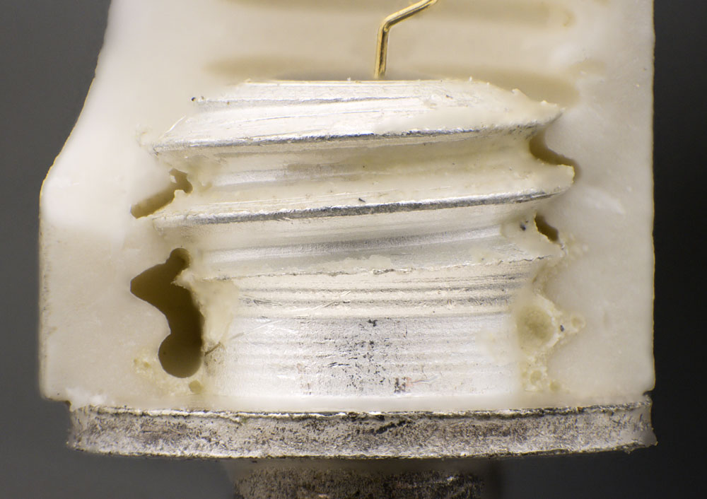 D405B Gehäuse Gewinde