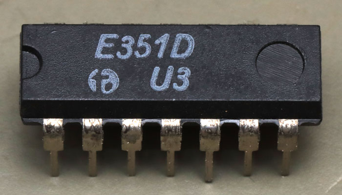 D351