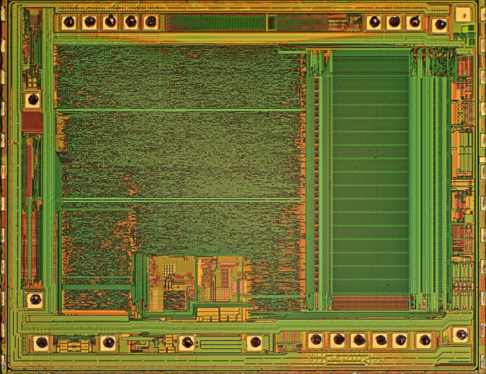 Logitech M500 Cypress CY7C63823 Die