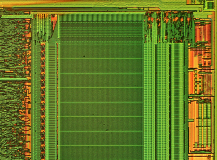 Logitech M500 Cypress CY7C63823 Die Detail