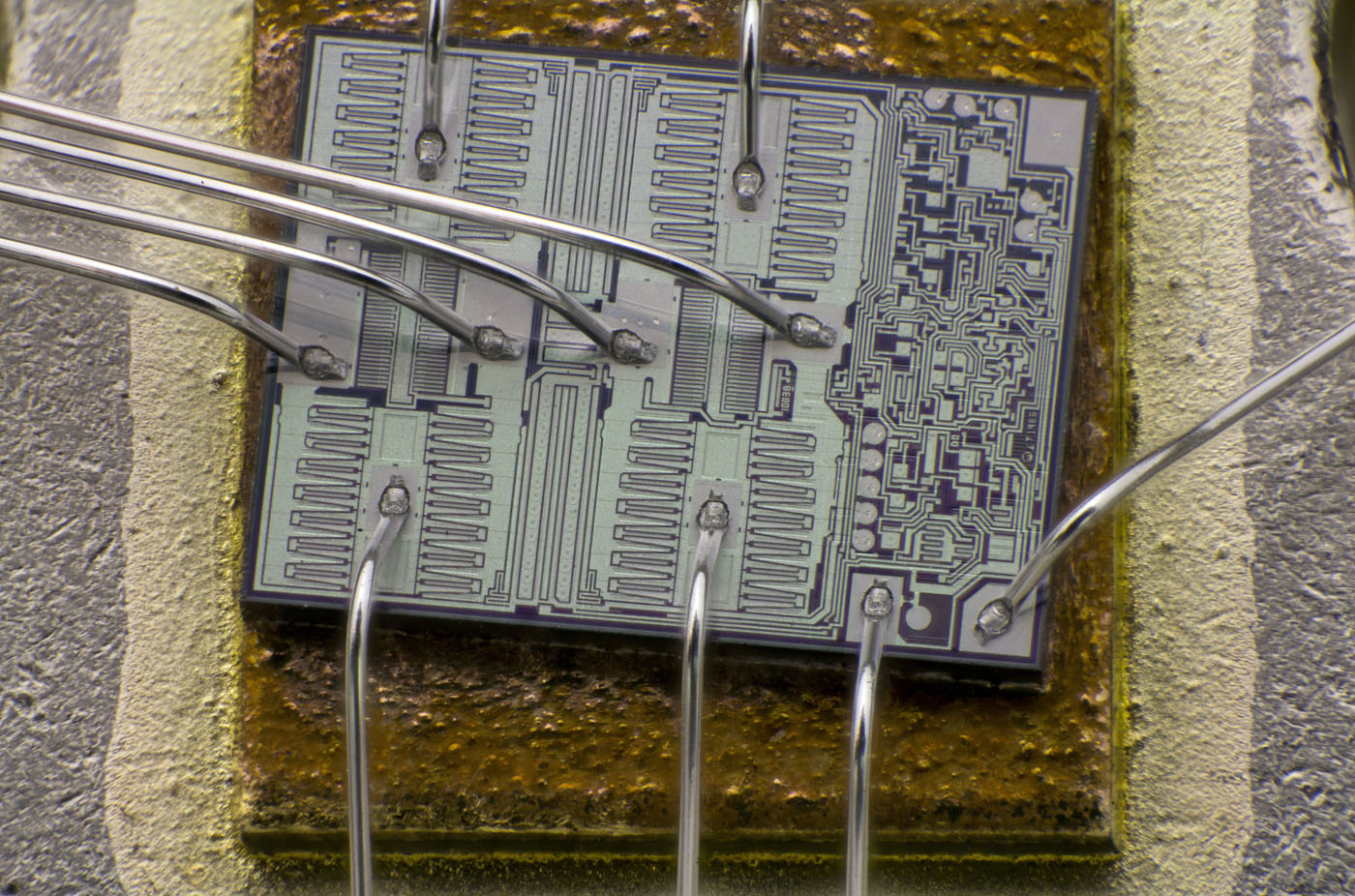 LT1084 Die Stackup